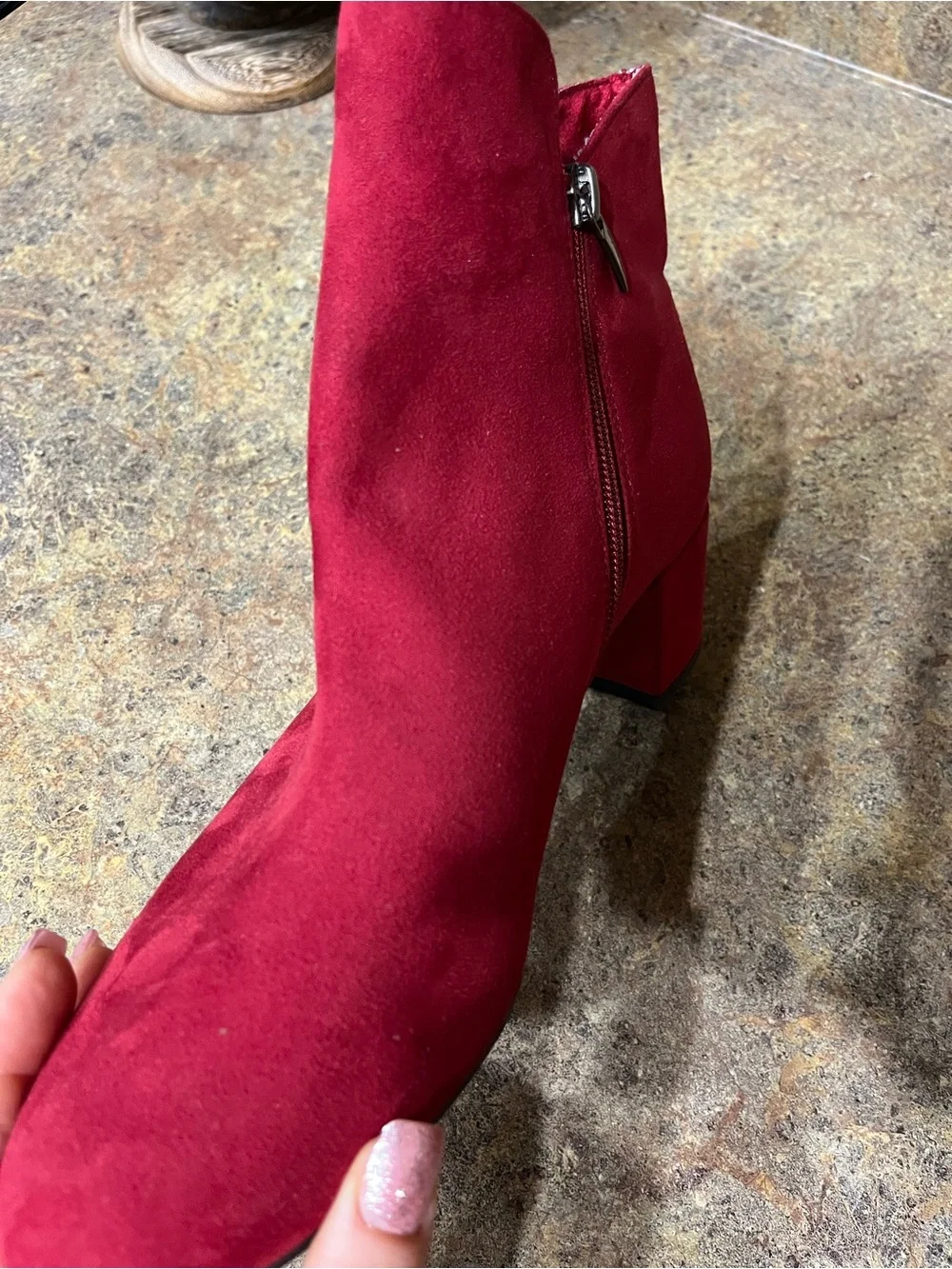 Tamaris description burgundy